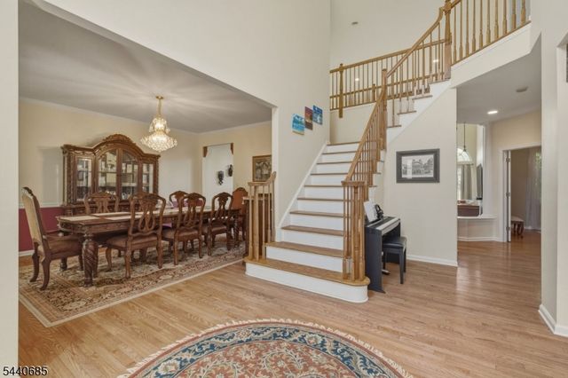 5 Rue Cezanne, Franklin Twp., NJ 08873