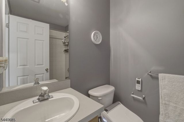 5 Rue Cezanne, Franklin Twp., NJ 08873