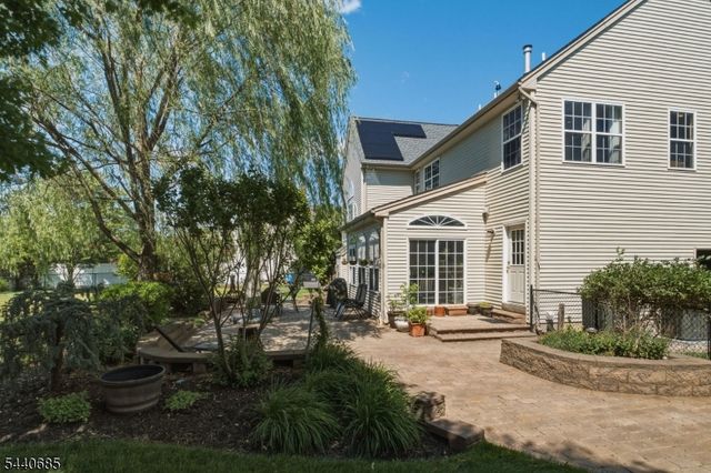 5 Rue Cezanne, Franklin Twp., NJ 08873