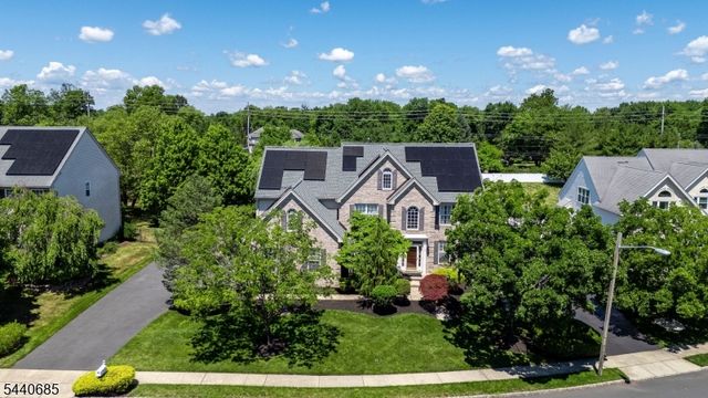5 Rue Cezanne, Franklin Twp., NJ 08873