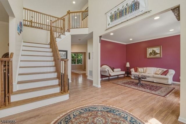 5 Rue Cezanne, Franklin Twp., NJ 08873
