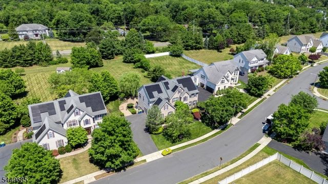 5 Rue Cezanne, Franklin Twp., NJ 08873