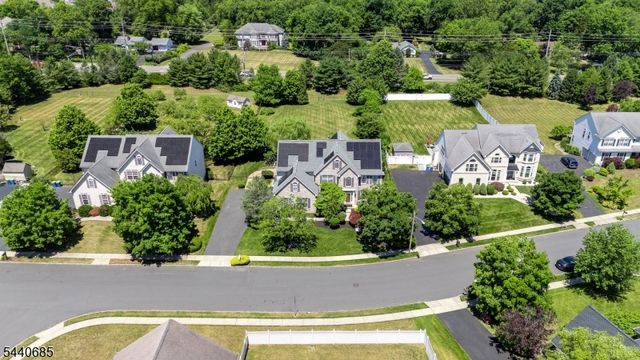 5 Rue Cezanne, Franklin Twp., NJ 08873