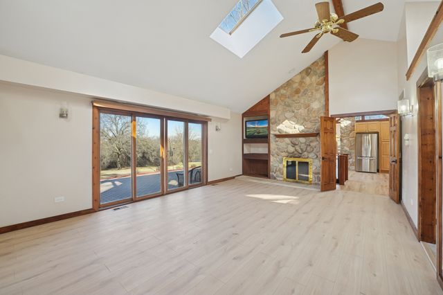 120 OLD BARRINGTON Road, North Barrington, IL 60010