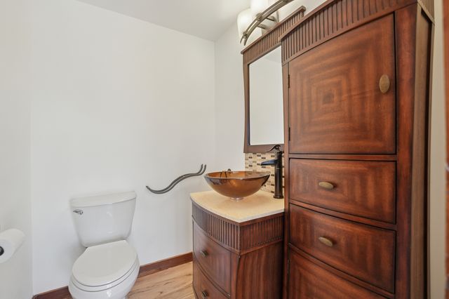 120 OLD BARRINGTON Road, North Barrington, IL 60010