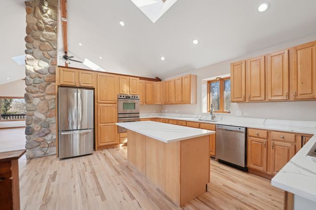 120 OLD BARRINGTON Road, North Barrington, IL 60010