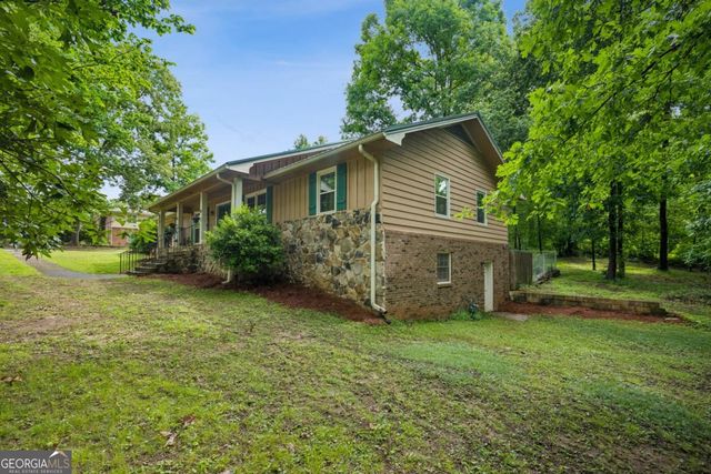 845 Wagon Wheel Circle, Fayetteville, GA 30214
