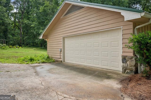 845 Wagon Wheel Circle, Fayetteville, GA 30214