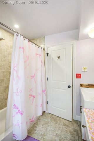 2982 Powderhorn Ridge Road, Rochester Hills, MI 48309