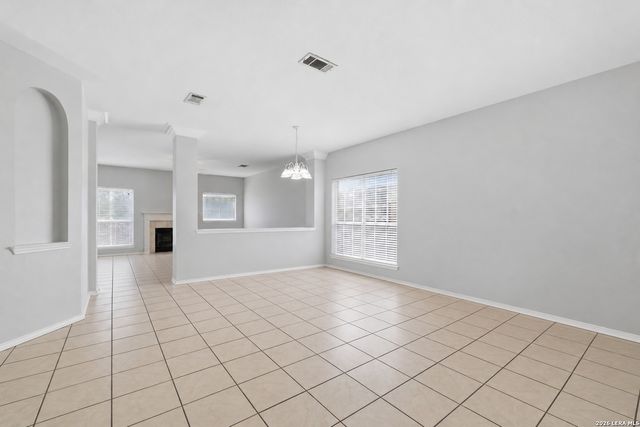 20 Nikita Dr, San Antonio, TX 78248