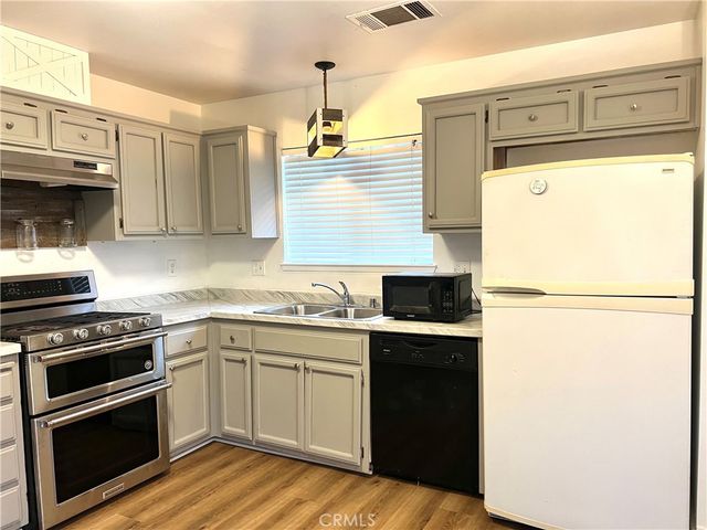 995 Emory, Merced, CA 95341