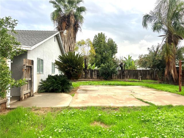 995 Emory, Merced, CA 95341