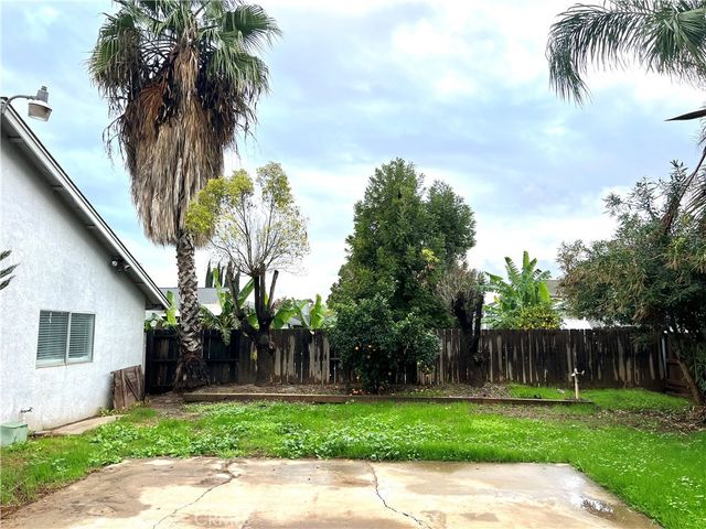 995 Emory, Merced, CA 95341