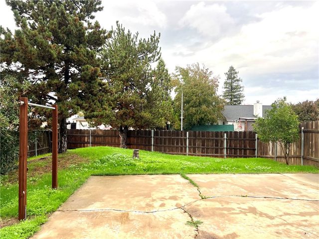 995 Emory, Merced, CA 95341