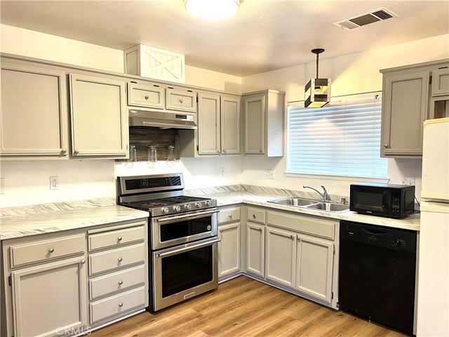 995 Emory, Merced, CA 95341