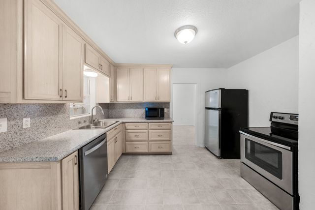 1409 Cedar Street, Bonham, TX 75418