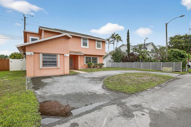 7721 NW 42nd Court, Hollywood, FL 33024