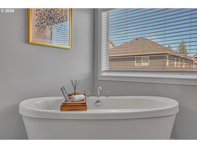 15975 Sw WREN Ln, Beaverton, OR 97007