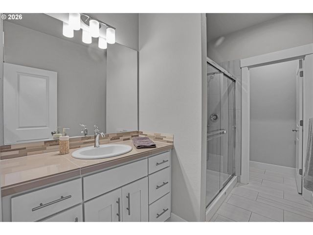 15975 Sw WREN Ln, Beaverton, OR 97007