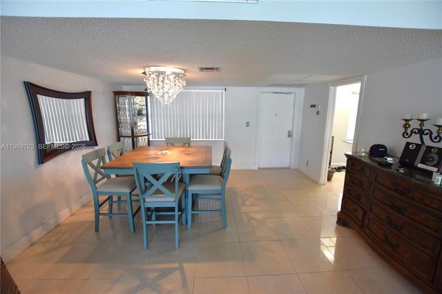 3800 Oaks Clubhouse Drive 309, Pompano Beach, FL 33069