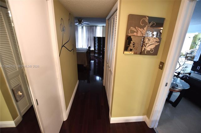 3800 Oaks Clubhouse Drive 309, Pompano Beach, FL 33069