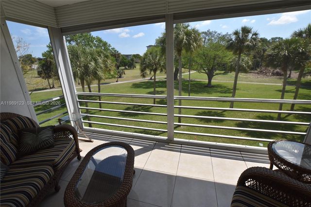 3800 Oaks Clubhouse Drive 309, Pompano Beach, FL 33069