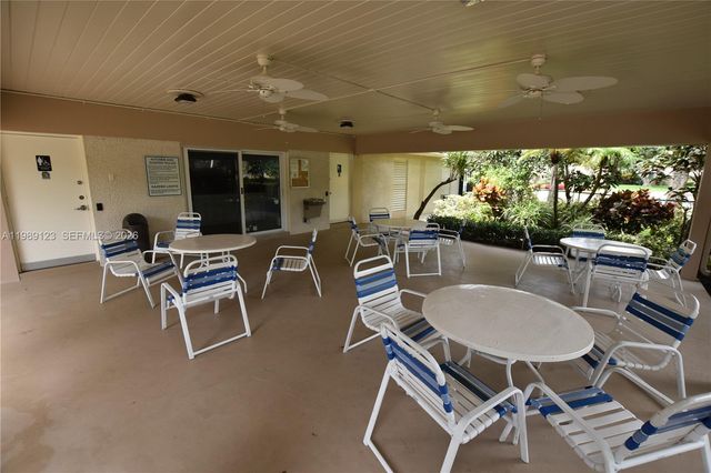 3800 Oaks Clubhouse Drive 309, Pompano Beach, FL 33069