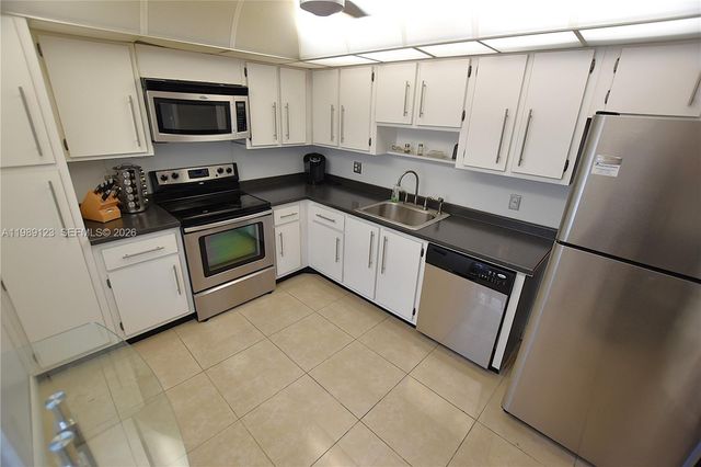 3800 Oaks Clubhouse Drive 309, Pompano Beach, FL 33069
