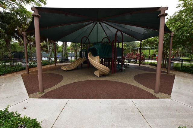 3800 Oaks Clubhouse Drive 309, Pompano Beach, FL 33069