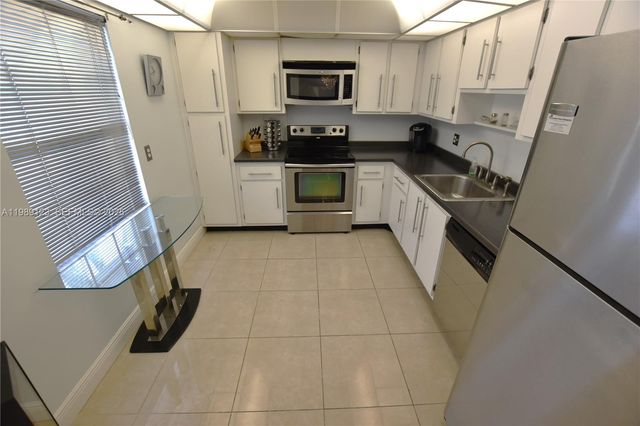 3800 Oaks Clubhouse Drive 309, Pompano Beach, FL 33069