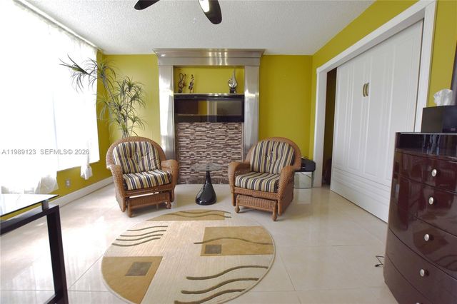 3800 Oaks Clubhouse Drive 309, Pompano Beach, FL 33069
