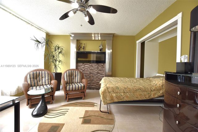 3800 Oaks Clubhouse Drive 309, Pompano Beach, FL 33069