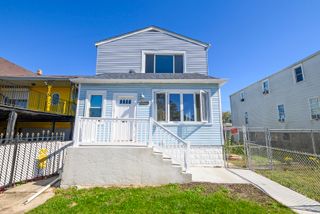 10335 S Hoxie Avenue, Chicago, IL 60617