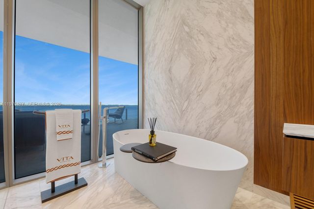 5 Grove Isle Drive M204, Coconut Grove, FL 33133