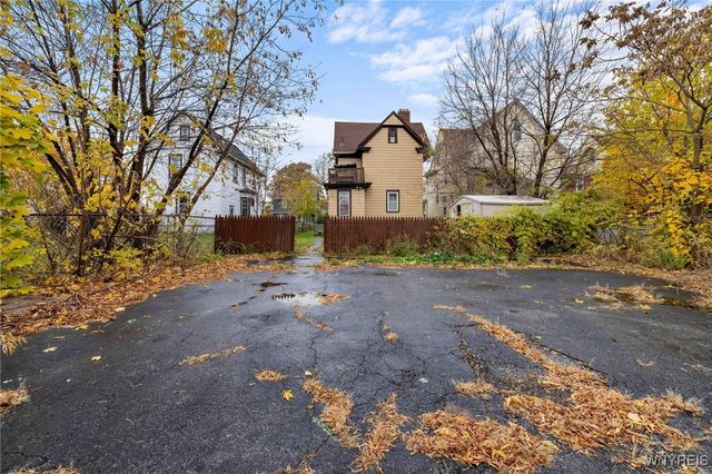 1323 Whitney Avenue, Niagara Falls, NY 14301