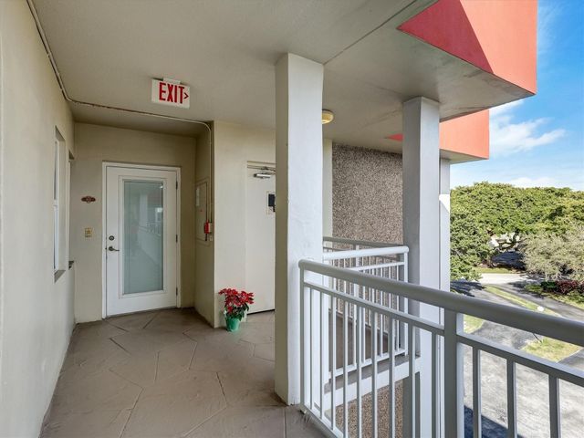 3050 NE 48th Court, Lighthouse Point, FL 33064