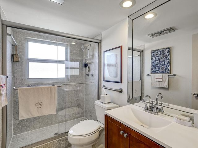 3050 NE 48th Court, Lighthouse Point, FL 33064