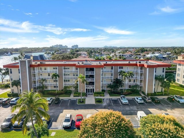 3050 NE 48th Court, Lighthouse Point, FL 33064