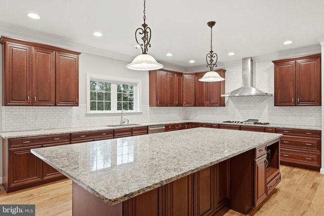 226 SUMMERFIELD DR, Winchester, VA 22602