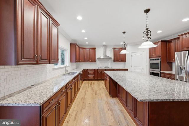 226 SUMMERFIELD DR, Winchester, VA 22602