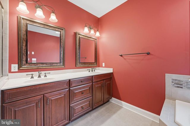 226 SUMMERFIELD DR, Winchester, VA 22602