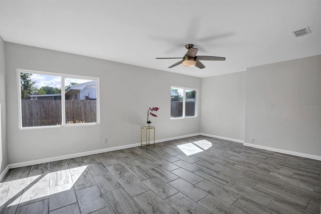 120 SANDBURG LANE, Winter Haven, FL 33884