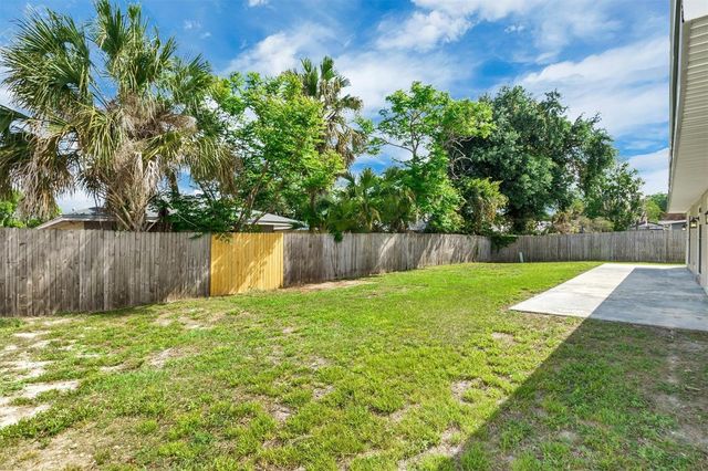 120 SANDBURG LANE, Winter Haven, FL 33884