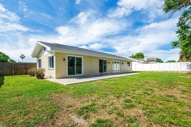 120 SANDBURG LANE, Winter Haven, FL 33884