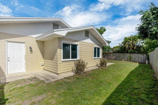 120 SANDBURG LANE, Winter Haven, FL 33884