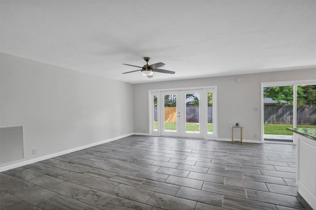 120 SANDBURG LANE, Winter Haven, FL 33884