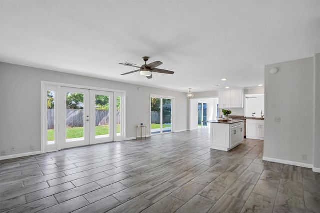 120 SANDBURG LANE, Winter Haven, FL 33884