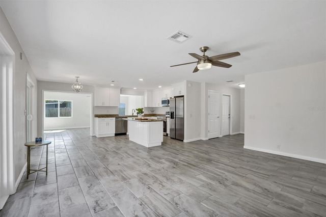 120 SANDBURG LANE, Winter Haven, FL 33884