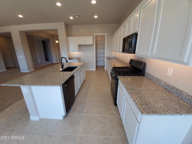 8537 W MYRTLE Avenue, Glendale, AZ 85305