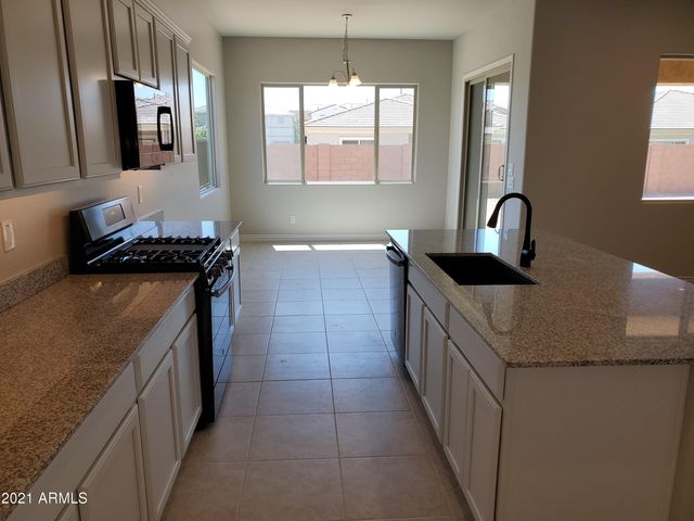 8537 W MYRTLE Avenue, Glendale, AZ 85305